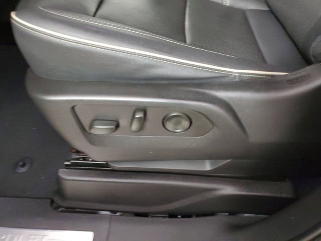 Used 2023 Chevrolet Suburban Premier image 24