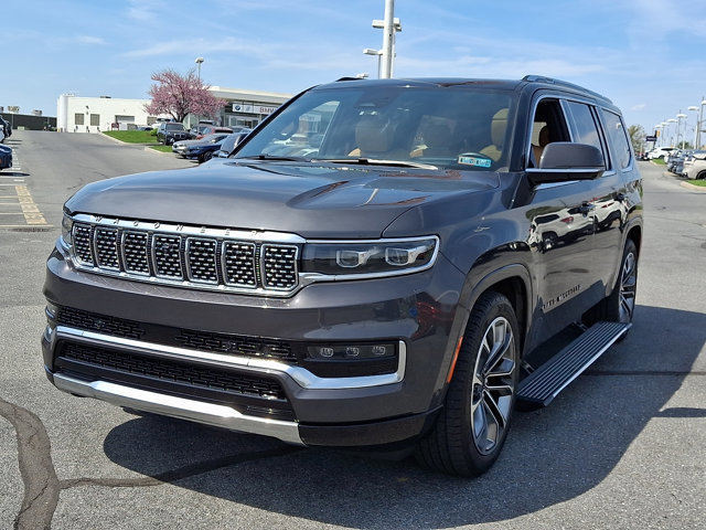 Used 2022 Jeep Grand Wagoneer Series III image 3