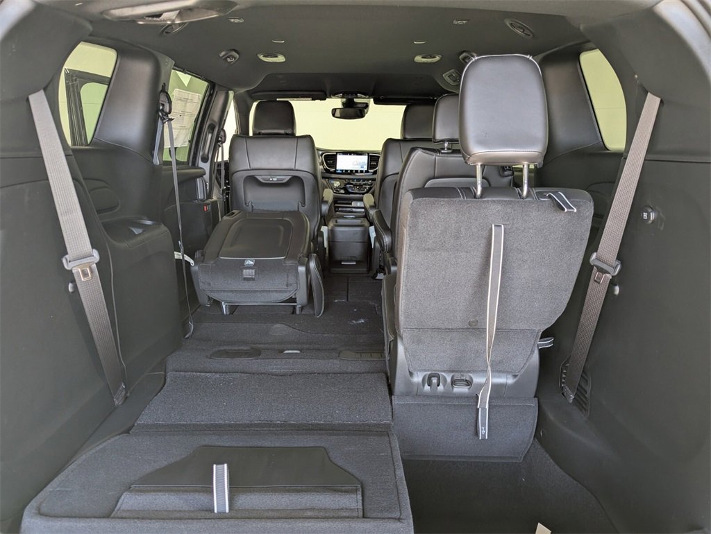 New 2026 Chrysler Pacifica Select image 25