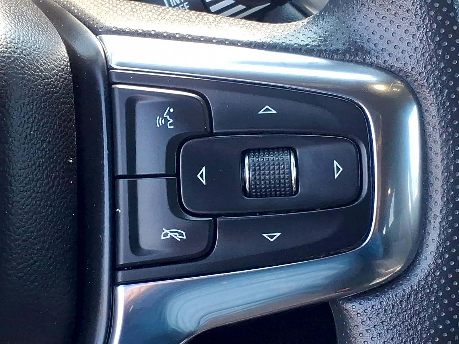 Certified 2023 Chevrolet Blazer LT w/ Convenience Package image 19