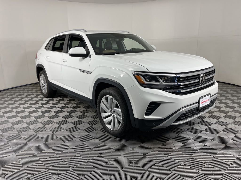 Used 2022 Volkswagen Atlas Cross Sport SE w/ Panoramic Sunroof Package image 16