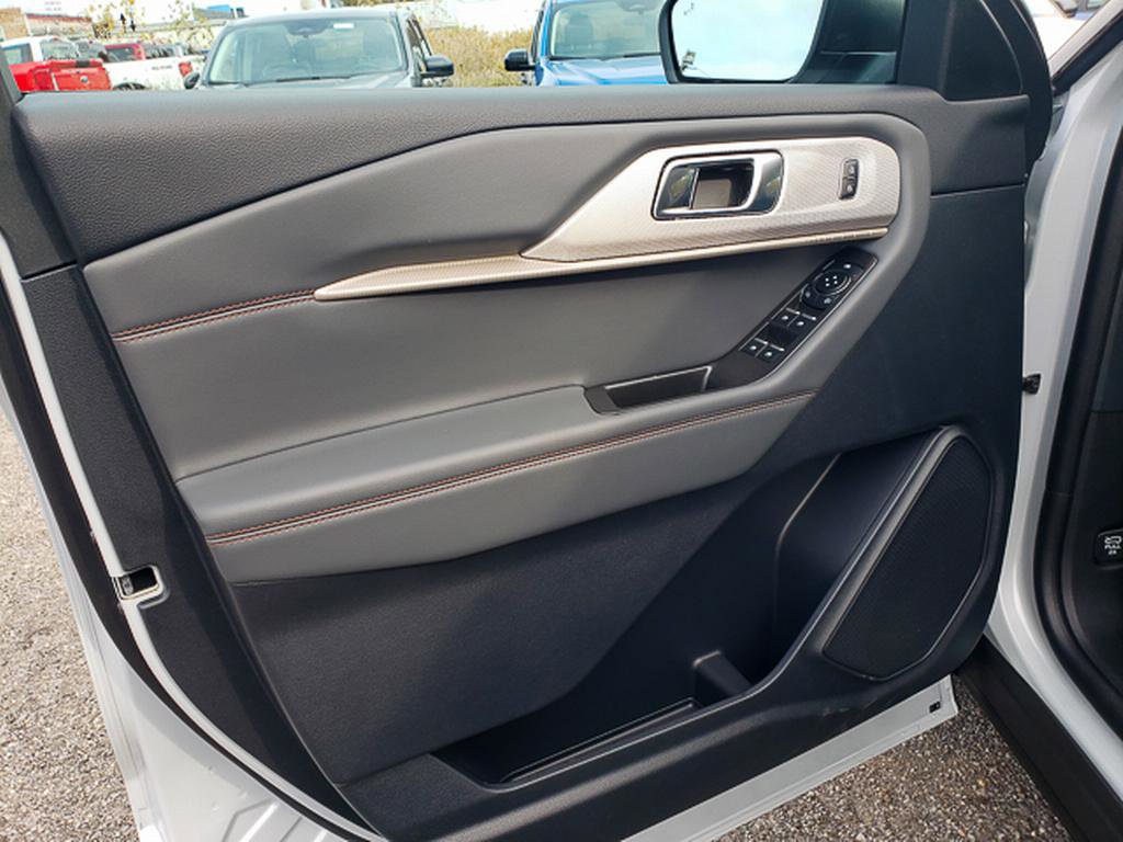 New 2026 Ford Explorer Active image 6