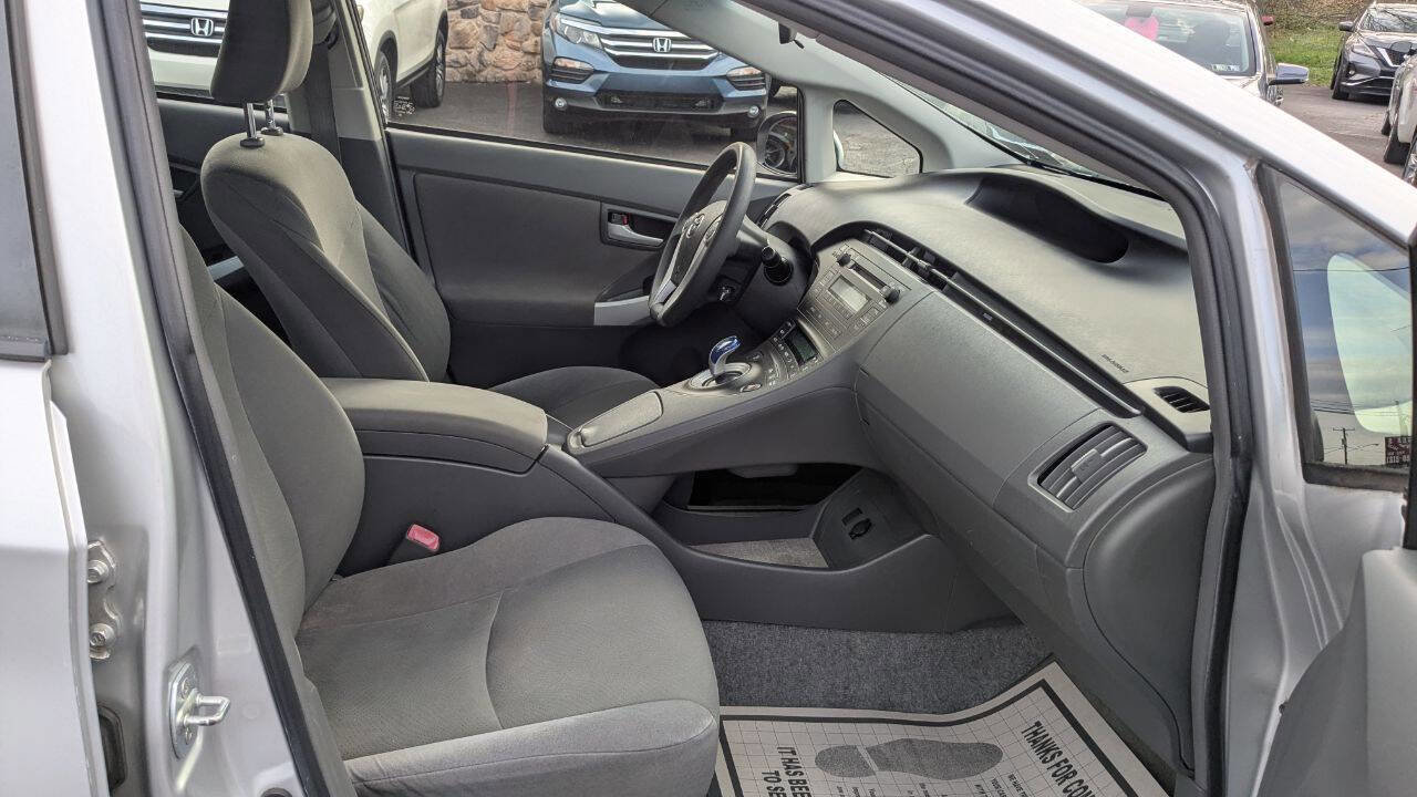Used 2011 Toyota Prius Two image 40