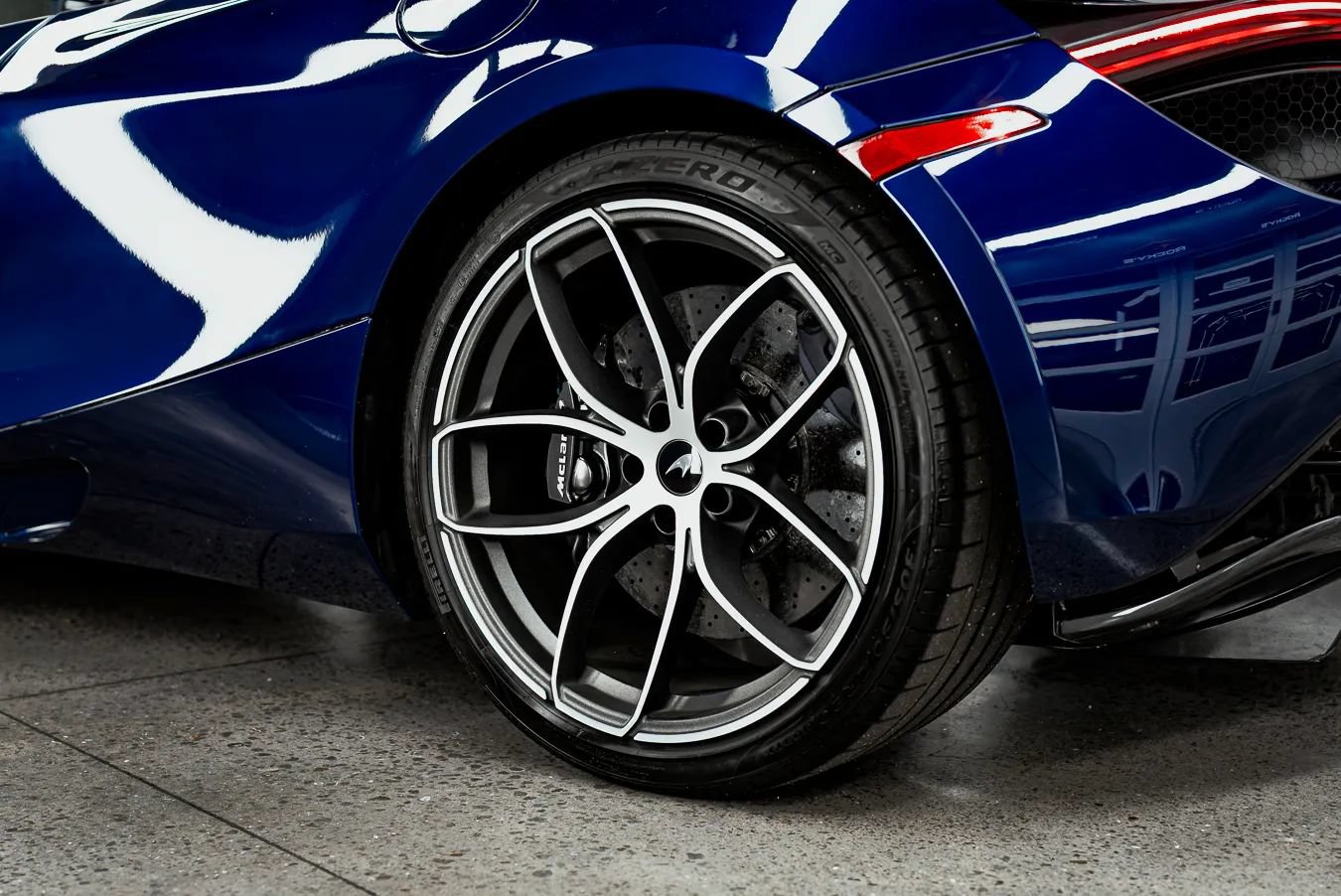 Used 2020 McLaren 720S Spider RWD image 55