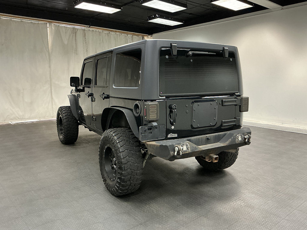 Used 2015 Jeep Wrangler Unlimited Sport w/ Max Tow Package AWD/4WD image 3