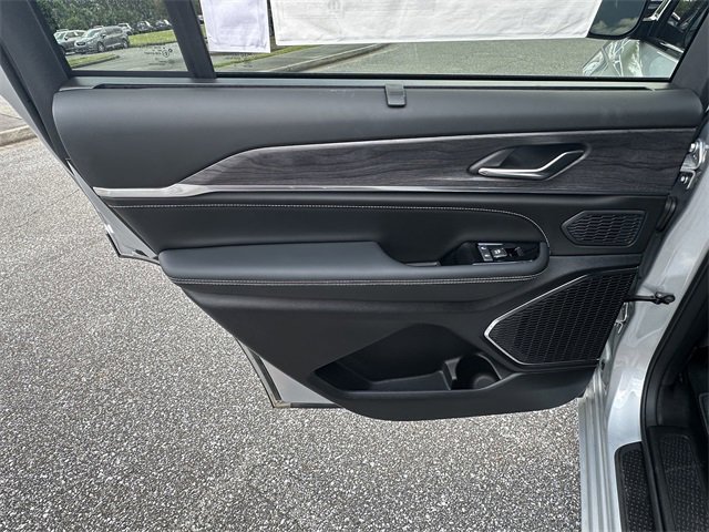 Used 2024 Jeep Grand Cherokee L Overland w/ Luxury Tech Group IV image 22