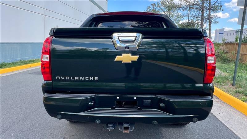 Used 2013 Chevrolet Avalanche LT RWD image 15