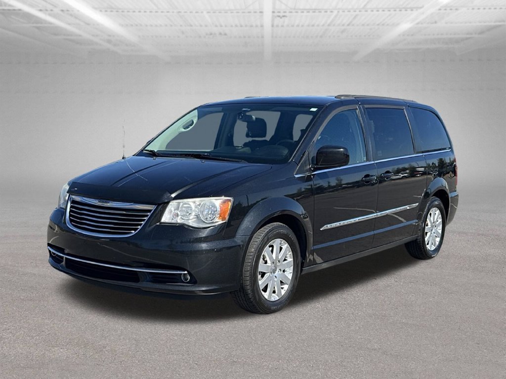 Used 2014 Chrysler Town & Country Touring FWD image 3