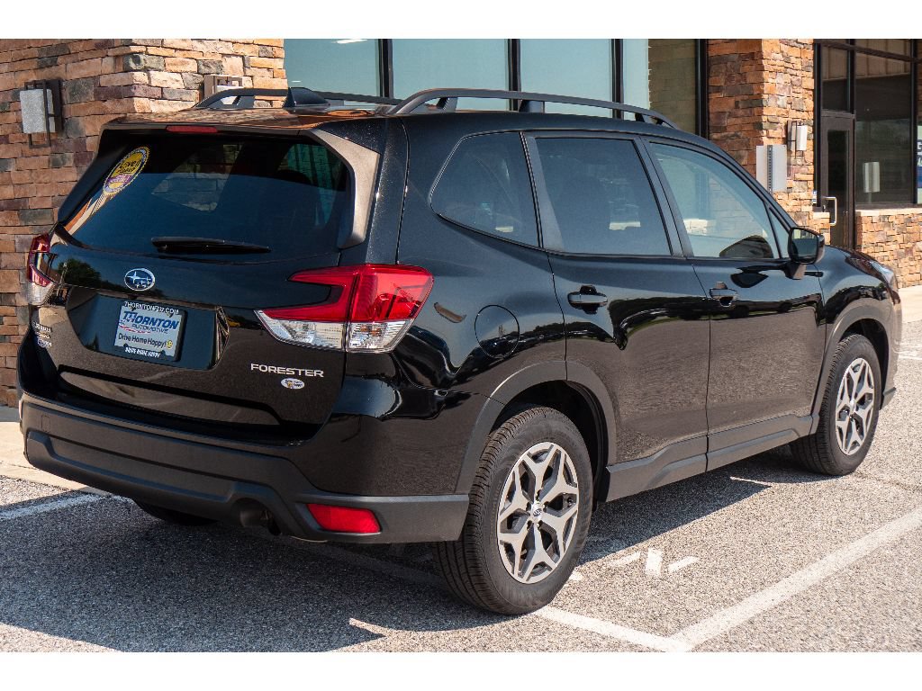 Used 2023 Subaru Forester Premium AWD/4WD image 3