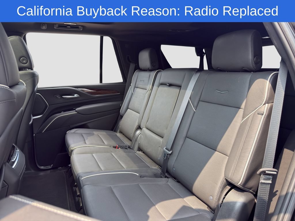 Used 2024 Cadillac Escalade Premium Luxury AWD/4WD image 13