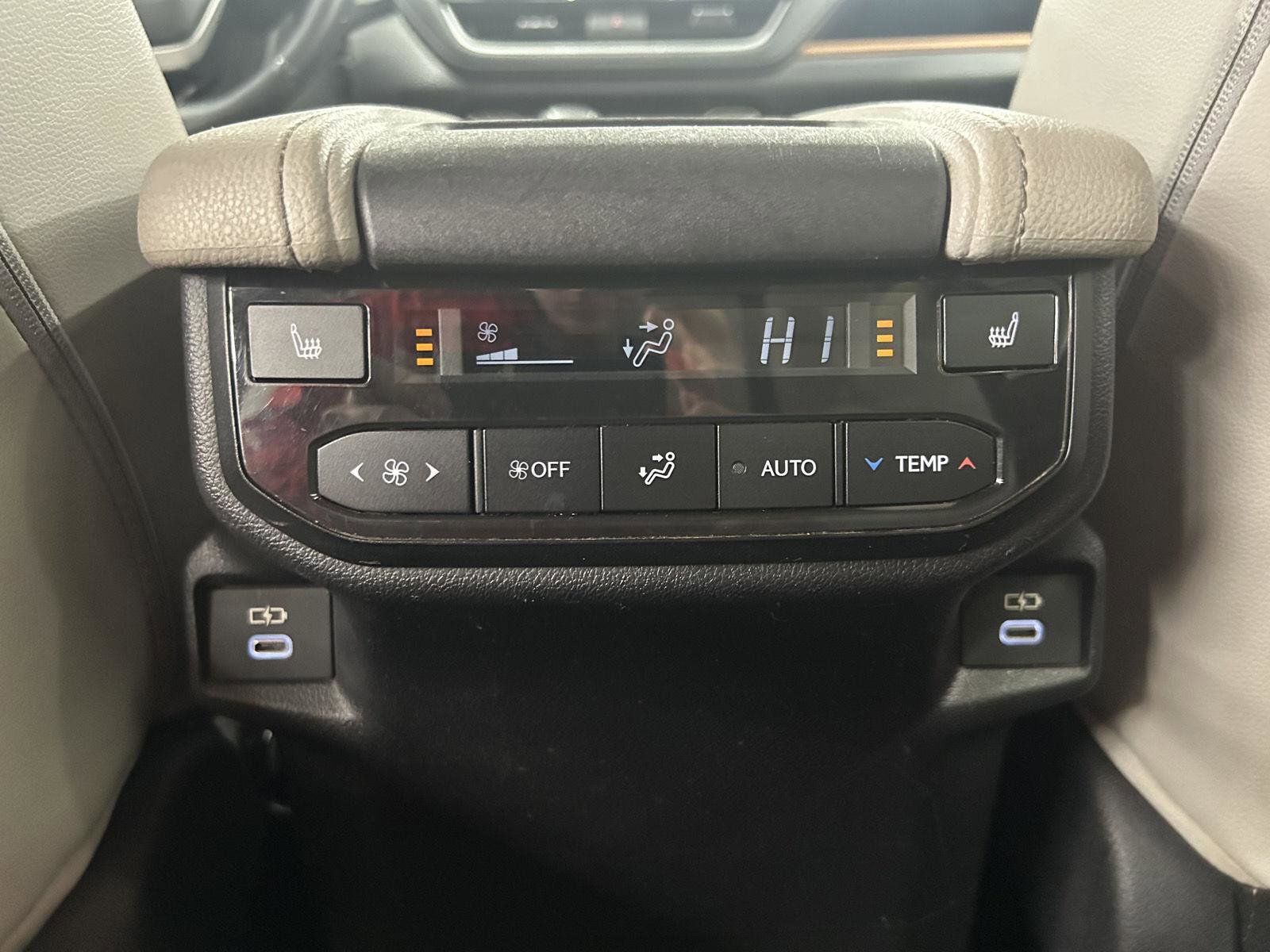 Used 2024 Toyota Grand Highlander Limited image 12