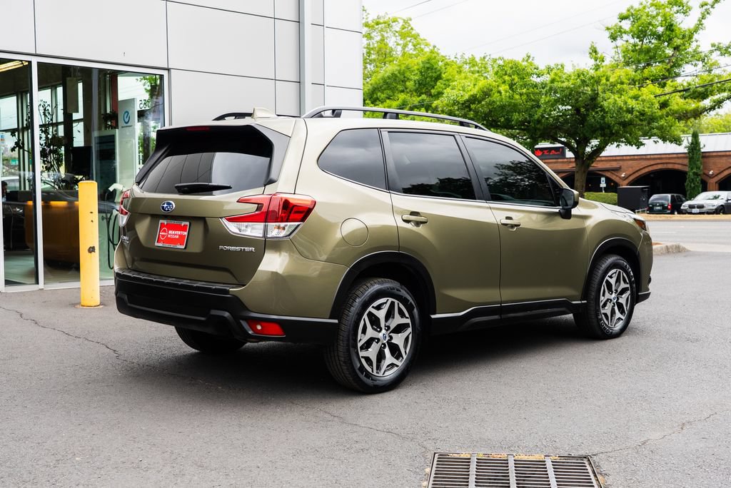 Used 2022 Subaru Forester Premium AWD/4WD image 6