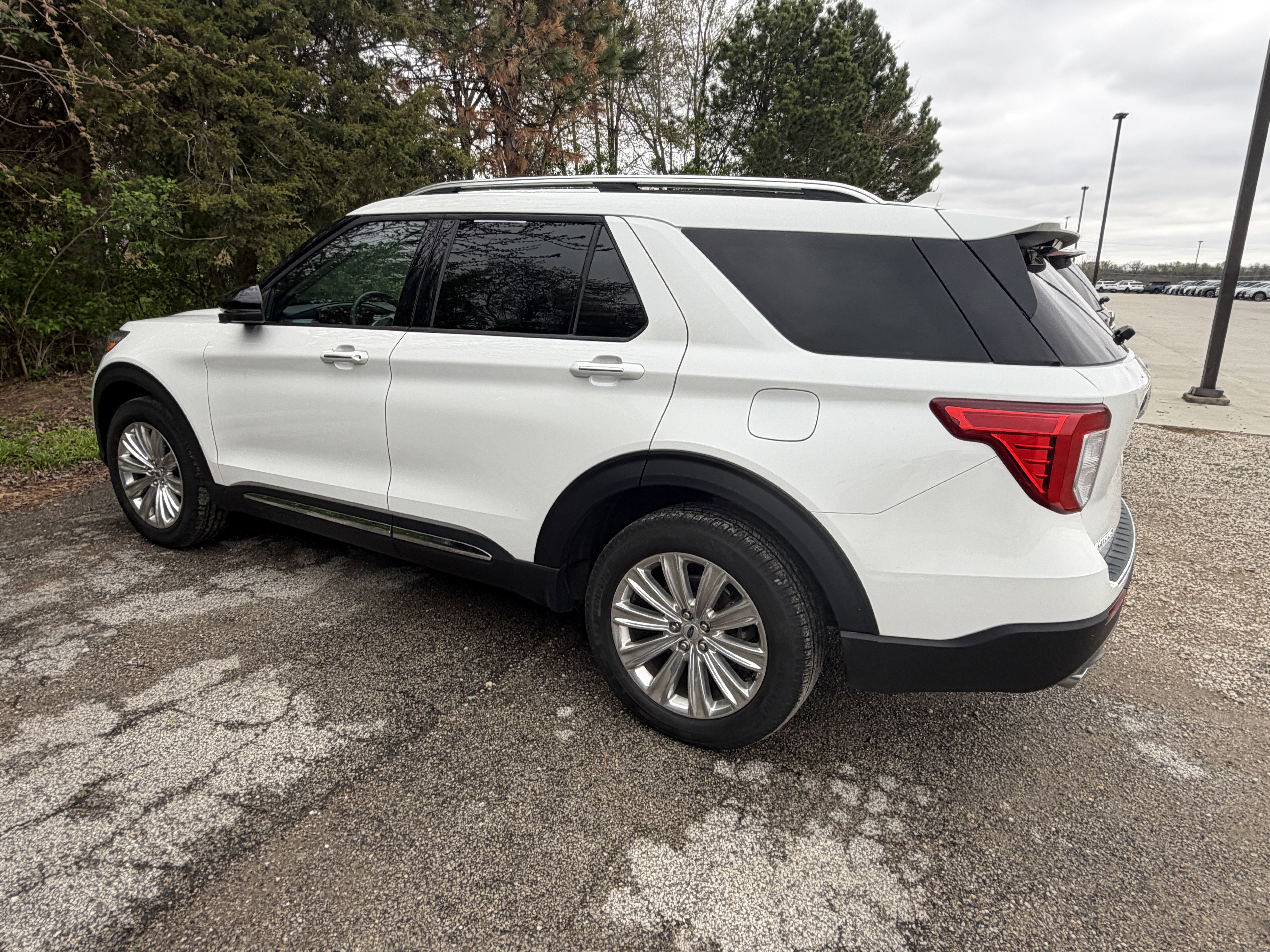 Used 2024 Ford Explorer Limited w/ Limited Technology Package image 10
