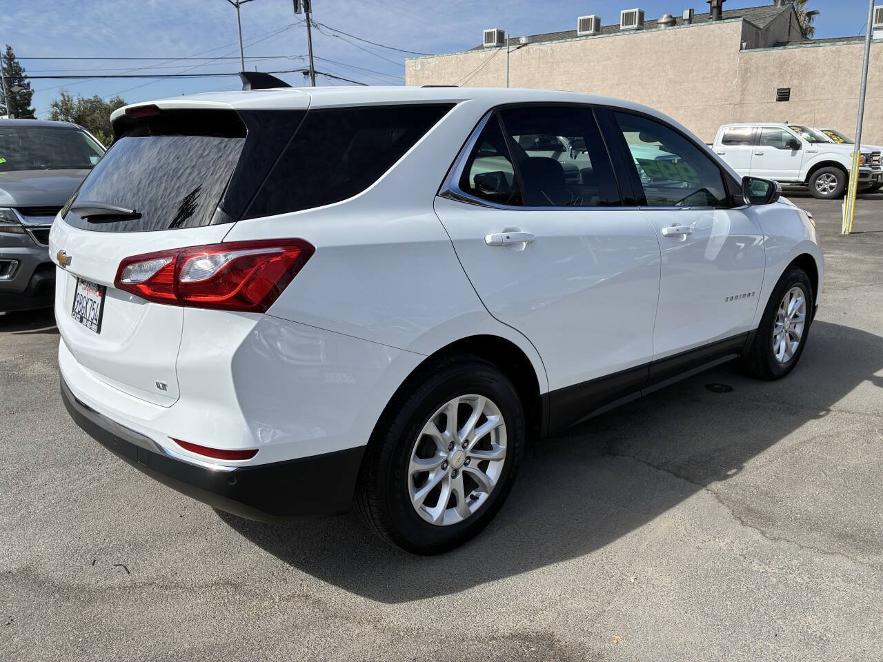 Used 2018 Chevrolet Equinox LT FWD image 2