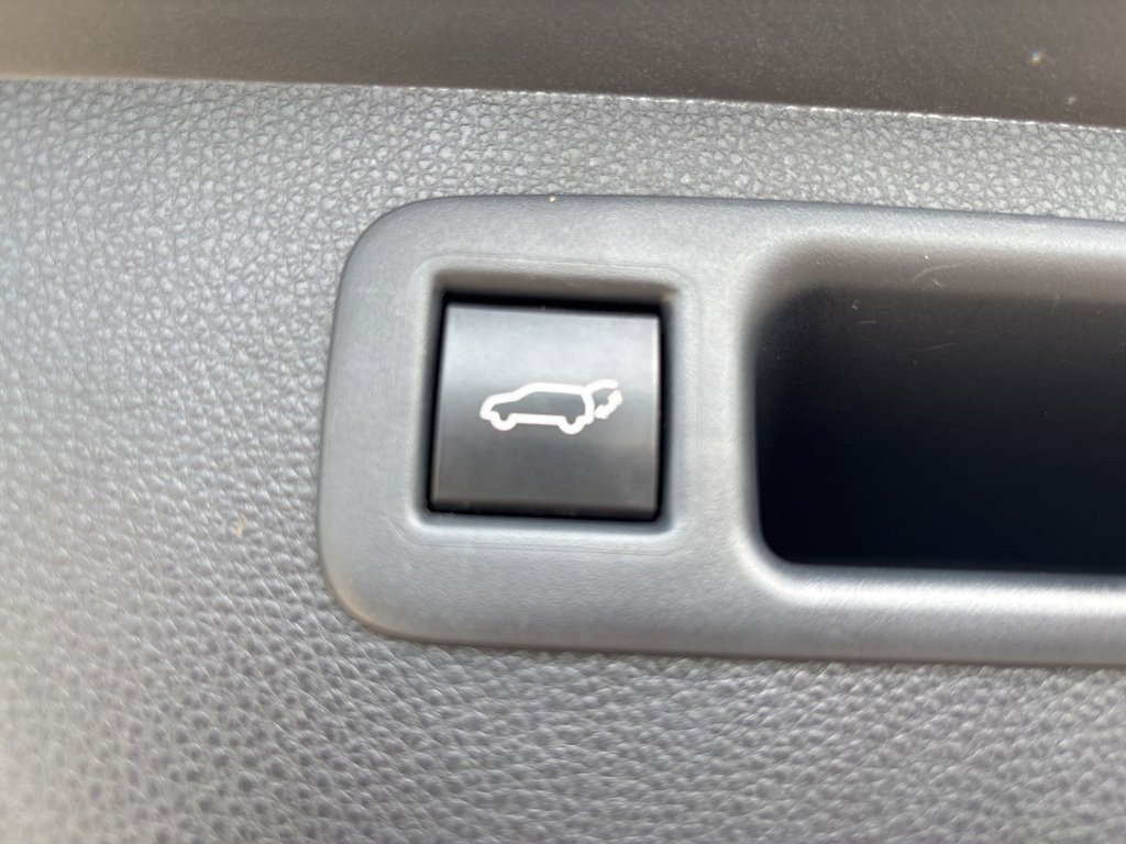 Used 2021 Toyota Highlander XLE image 21