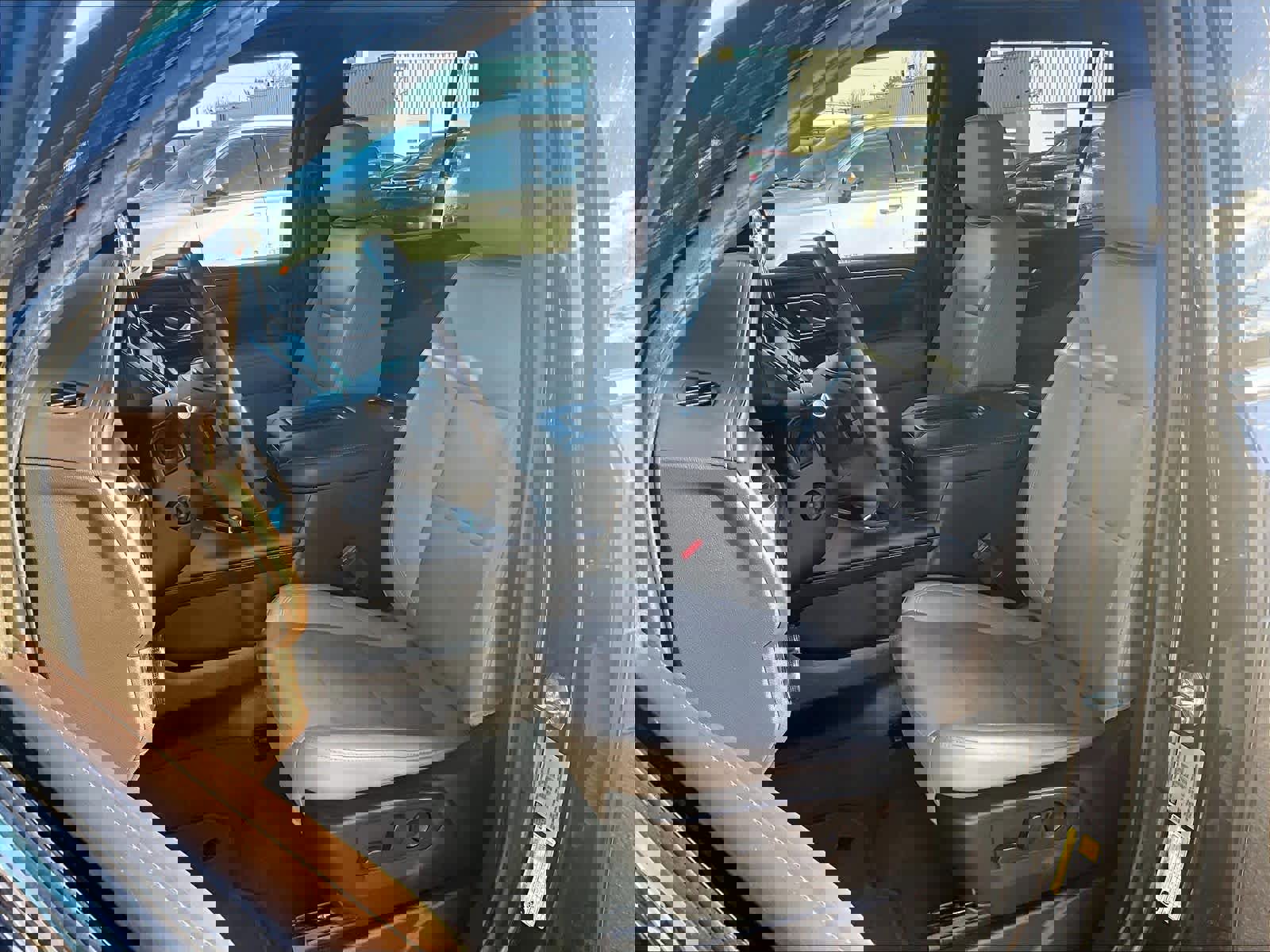 Used 2022 Chevrolet Tahoe LT w/ LT Signature Plus Package image 10