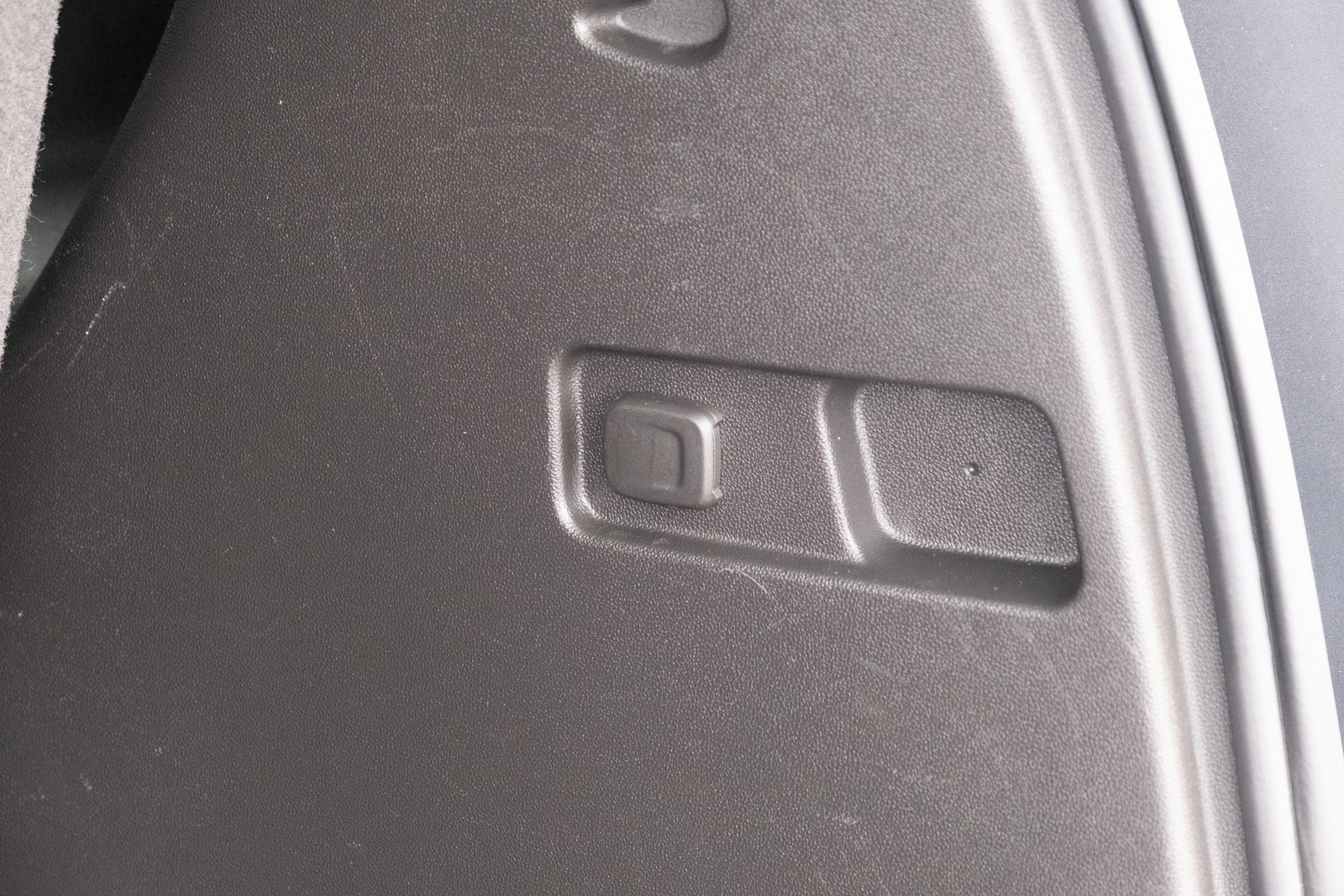 Used 2022 GMC Acadia SLE image 28