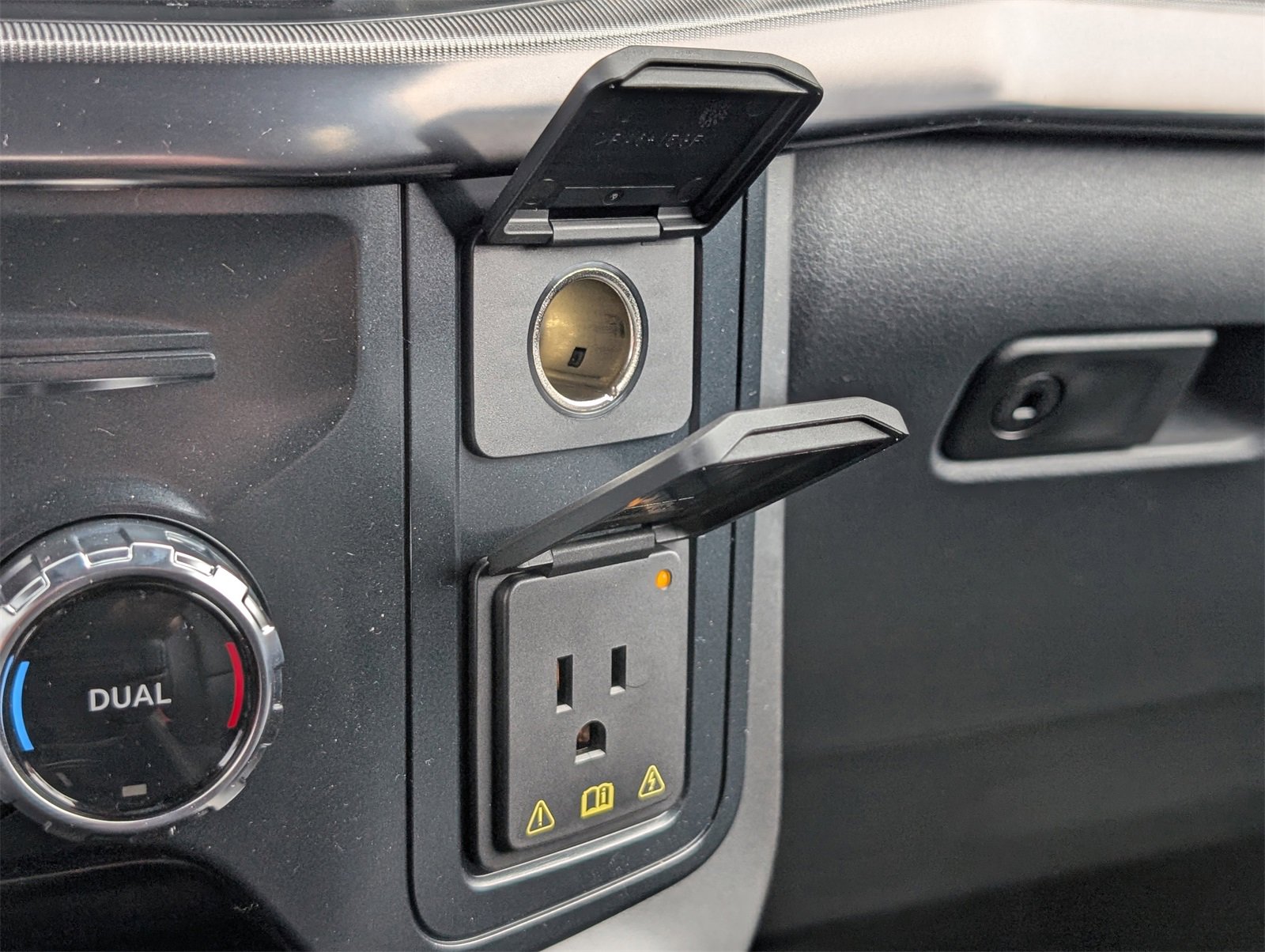 New 2026 Ford F150 Lariat w/ Equipment Group 501A Mid image 22