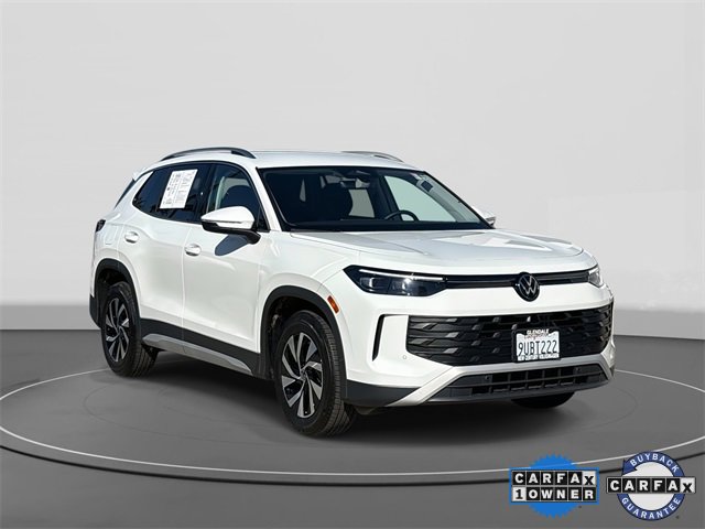 Used 2025 Volkswagen Tiguan S image 1