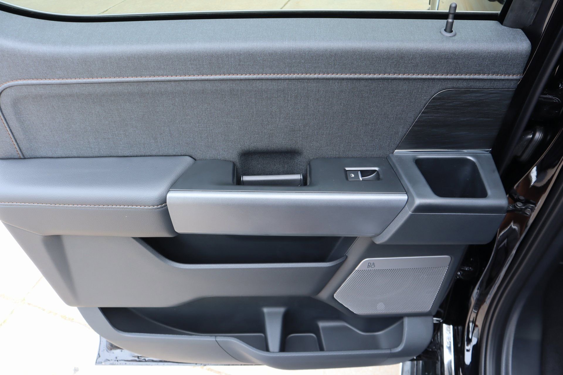 New 2025 Ford F150 Lariat w/ Equipment Group 501A Mid image 18