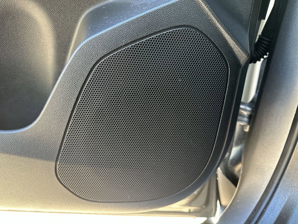 Certified 2025 Chevrolet Trax RS w/ Sunroof Package image 31