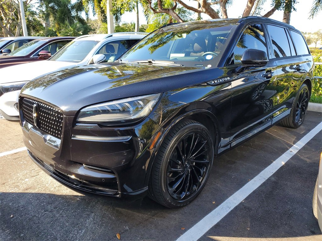 Certified 2023 Lincoln Aviator Reserve w/ Equipment Group 201A image 2