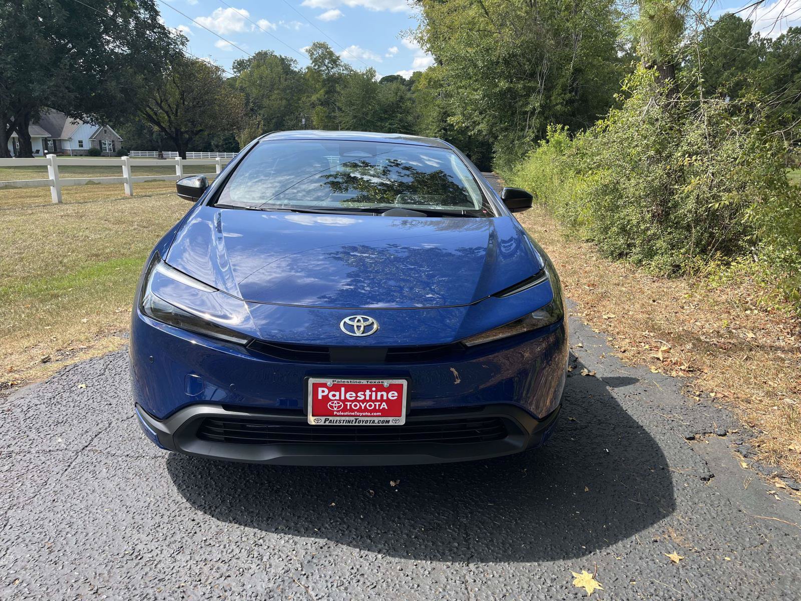 New 2027 Toyota Prius LE FWD image 2
