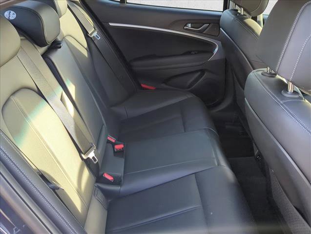 Used 2020 Genesis G70 2.0T image 25