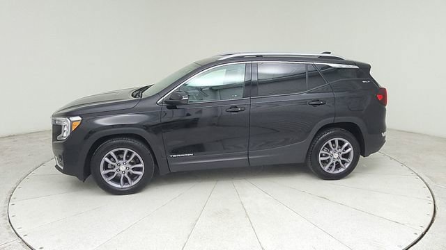 Used 2024 GMC Terrain SLT image 8