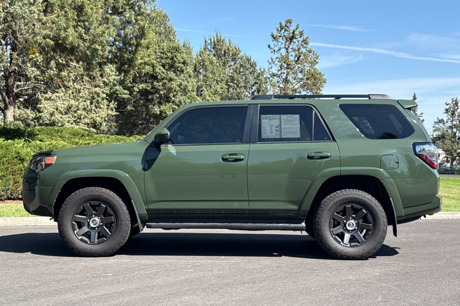 Used 2021 Toyota 4Runner Trail Special Edition AWD/4WD image 7