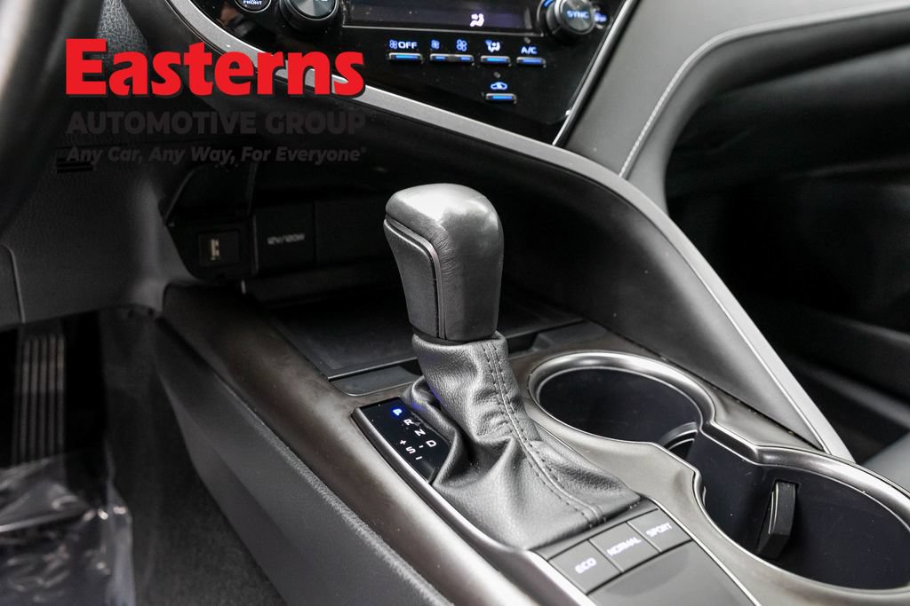 Used 2024 Toyota Camry SE w/ Cold Weather Package FWD image 13