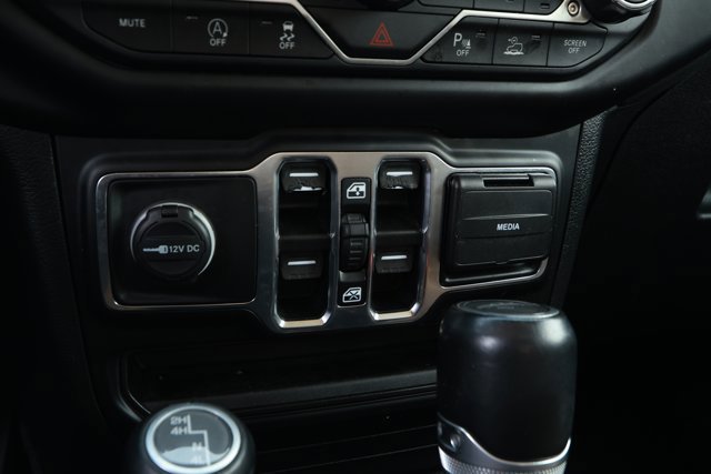 Used 2020 Jeep Gladiator Overland w/ Popular Equipment Package image 18