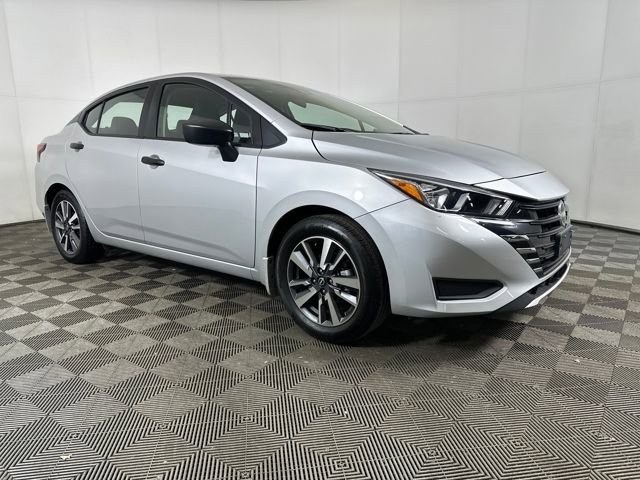 Used 2024 Nissan Versa S w/ S Plus Package image 2