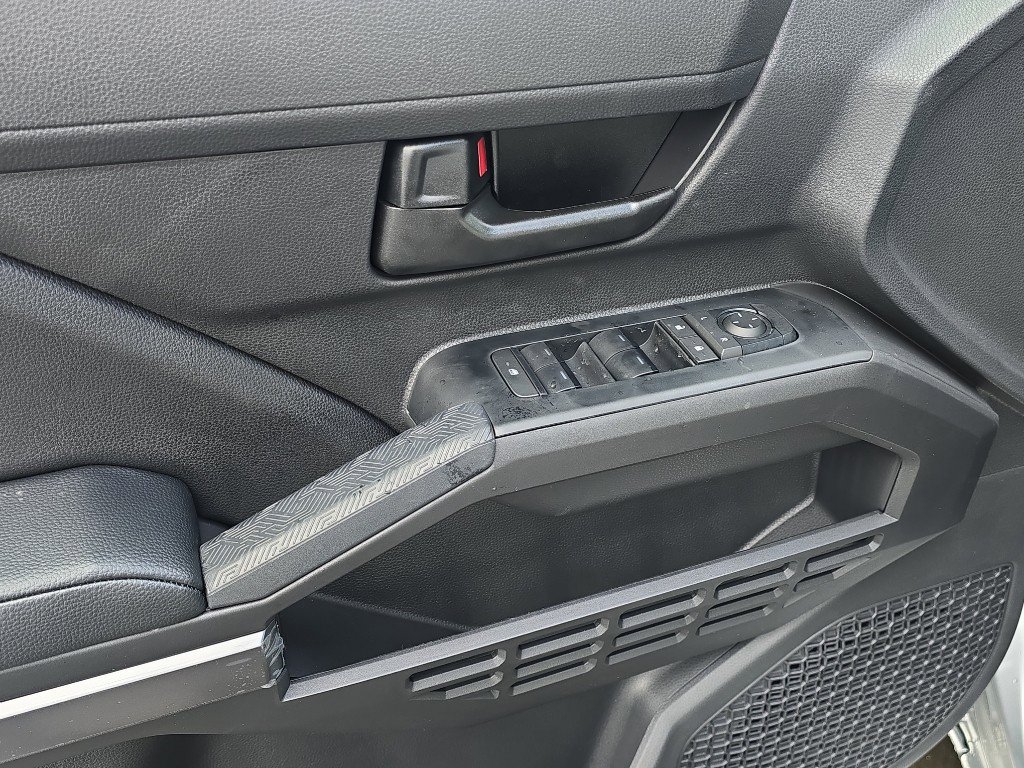 Used 2026 Toyota Tacoma SR5 AWD/4WD image 11