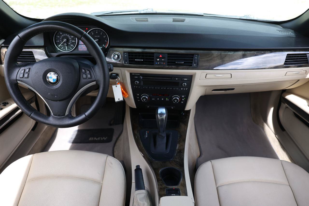 Used 2009 BMW 328i Convertible RWD image 2