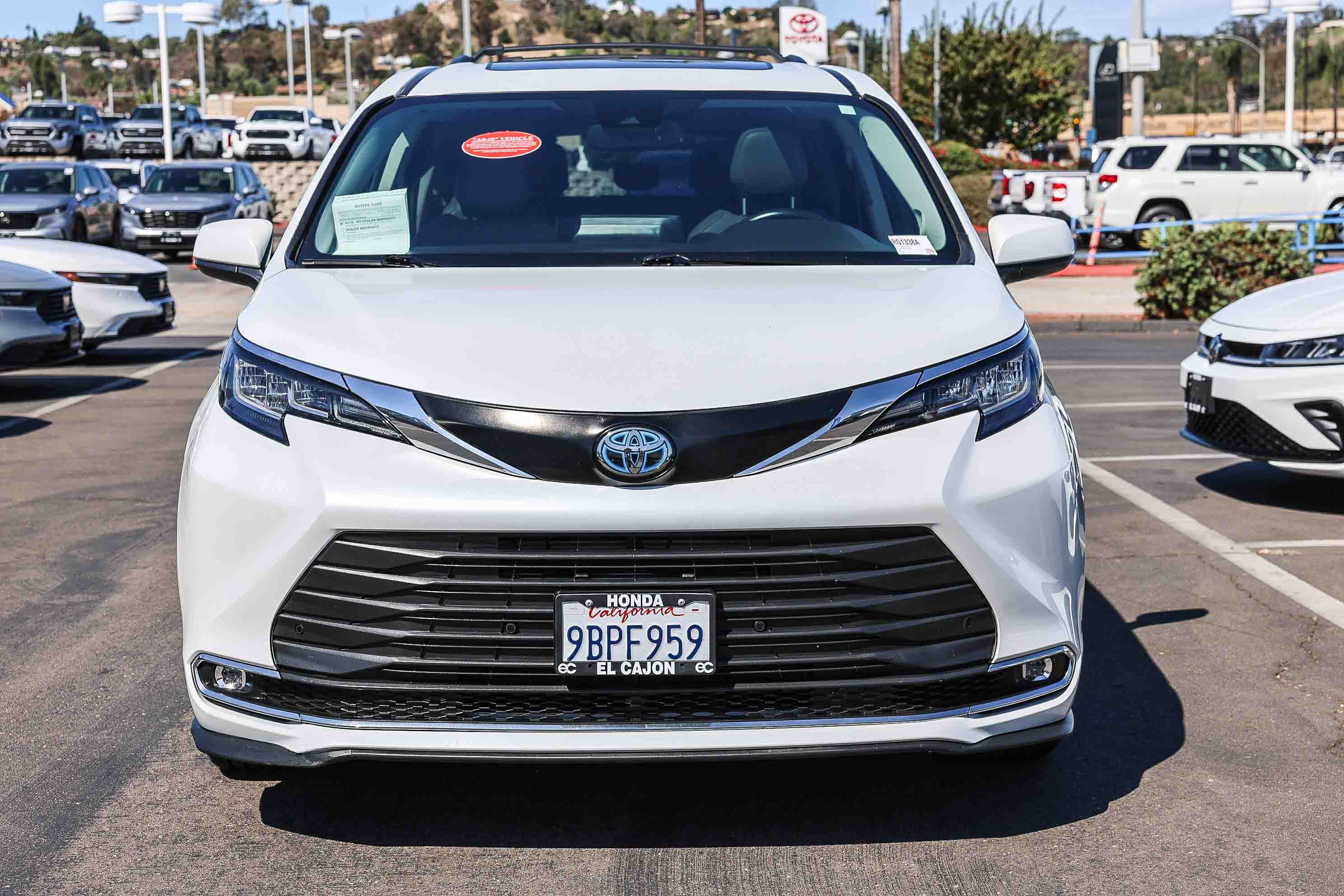 Used 2022 Toyota Sienna XLE w/ XLE Plus Package FWD image 22