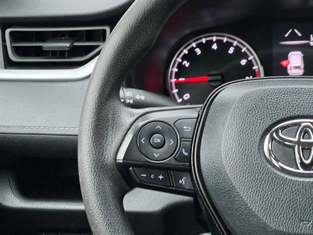 Used 2021 Toyota RAV4 LE image 20