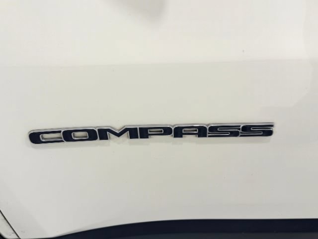 Used 2018 Jeep Compass Limited w/ Navigation Group AWD/4WD image 19