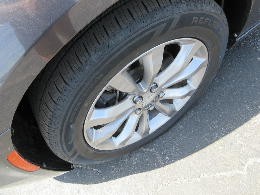 Used 2016 Chrysler 300 Limited AWD/4WD image 13