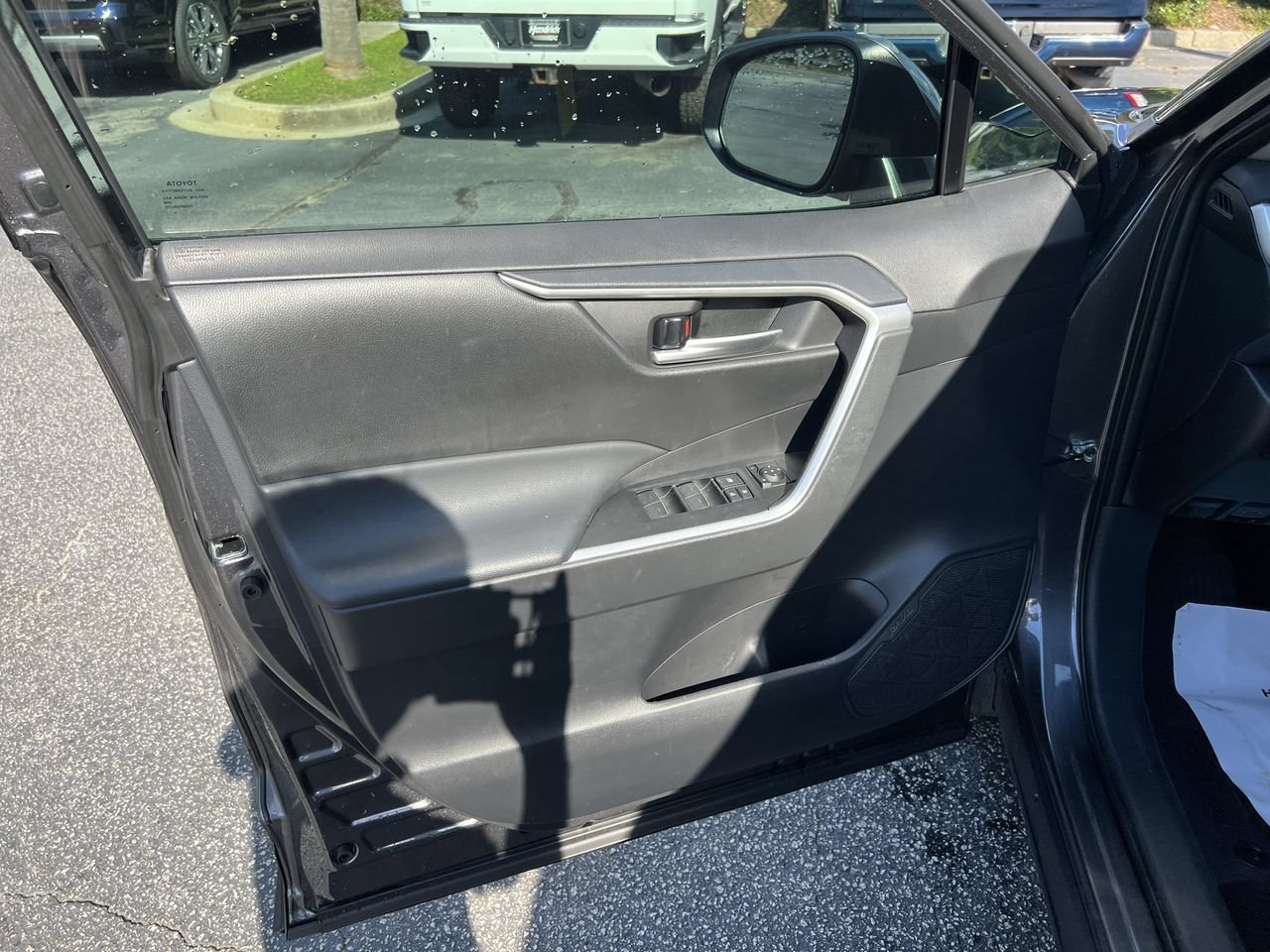 Used 2025 Toyota RAV4 XLE w/ Convenience Package FWD image 14