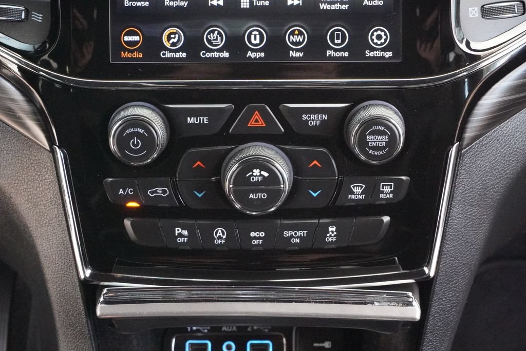 Used 2019 Jeep Grand Cherokee Altitude RWD image 14