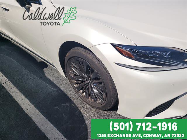 Used 2019 Lexus LS 500 w/ Interior Upgrade Package image 4