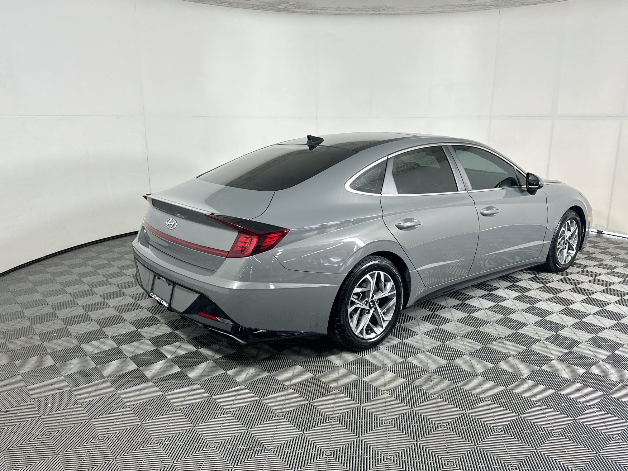 Used 2022 Hyundai Sonata SEL w/ Convenience Package FWD image 3