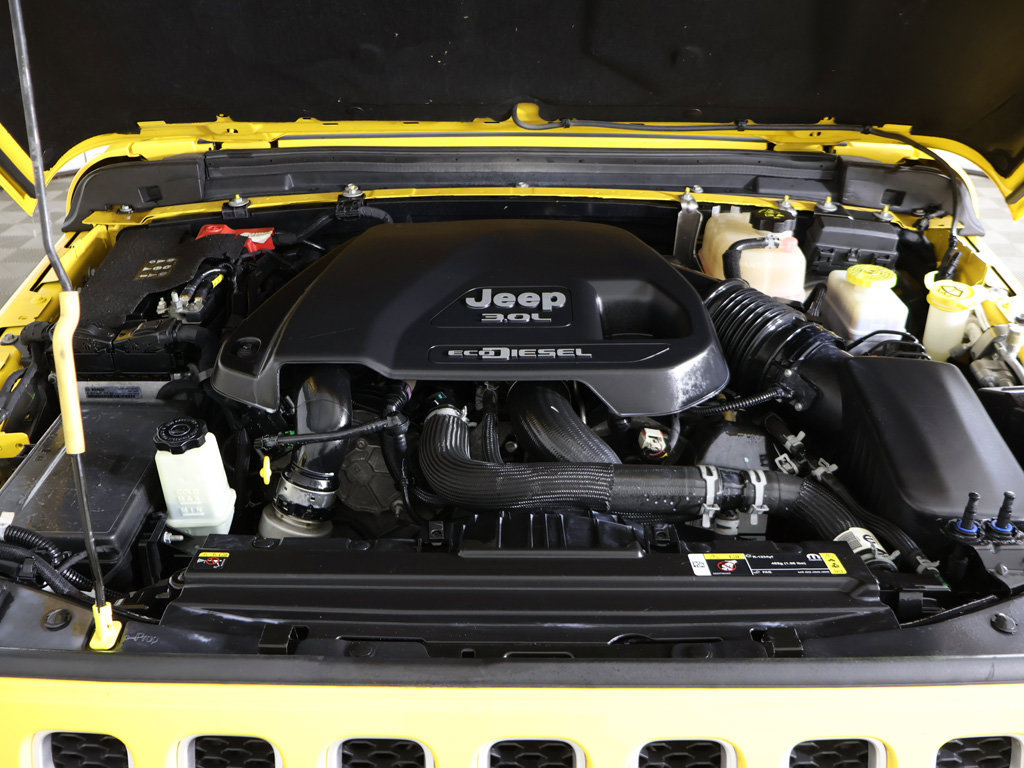 Used 2021 Jeep Wrangler Unlimited Sahara w/ Dual Top Group AWD/4WD image 17