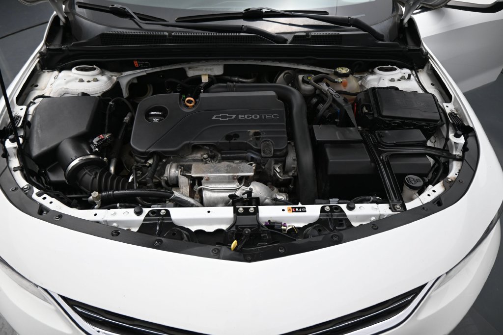 Used 2018 Chevrolet Malibu LT FWD image 29