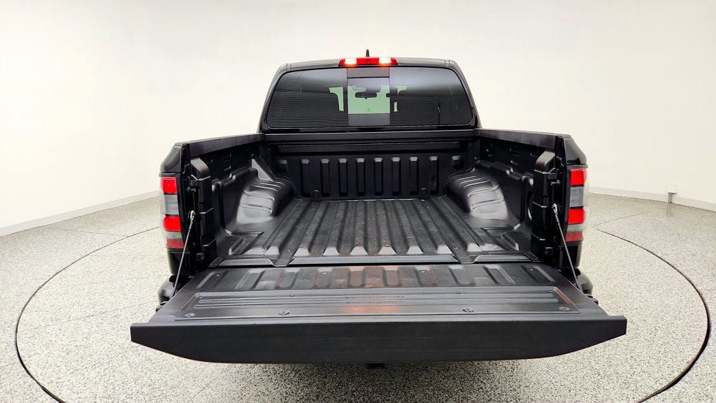 Used 2023 Nissan Frontier PRO-4X w/ Technology Package AWD/4WD image 20