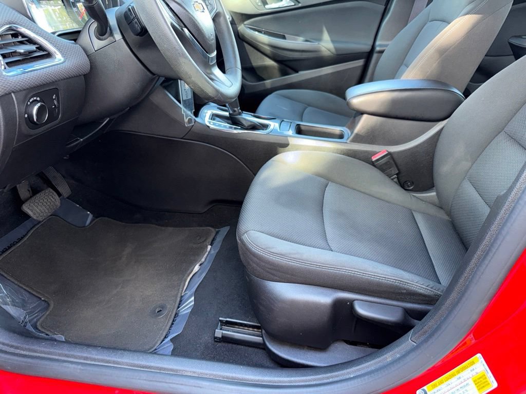 Used 2016 Chevrolet Cruze LT FWD image 16
