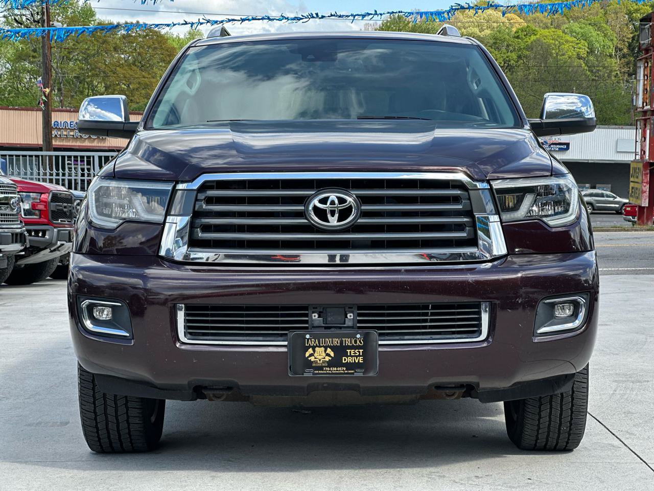 Used 2018 Toyota Sequoia Limited w/ Safety & Convenience Package AWD/4WD image 2