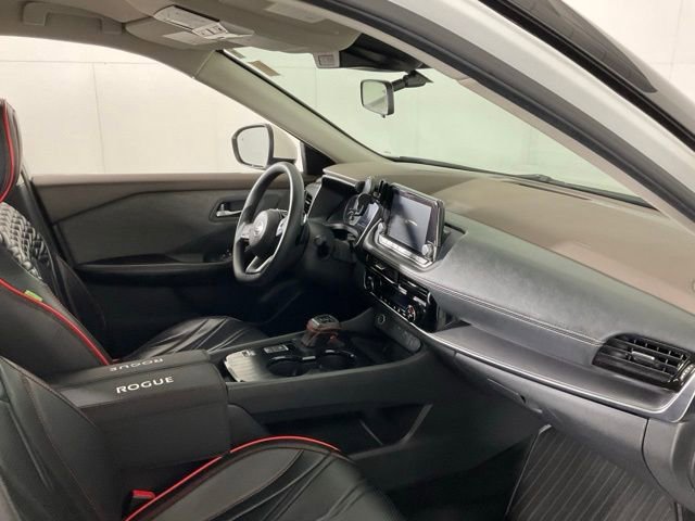 Used 2021 Nissan Rogue SV image 29