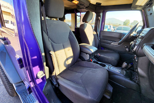 Used 2017 Jeep Wrangler Unlimited Sport AWD/4WD image 23